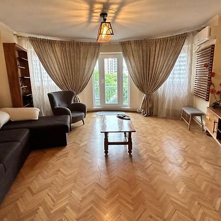 Apartment Palace Of Parliament บูคาเรสต์ ภายนอก รูปภาพ